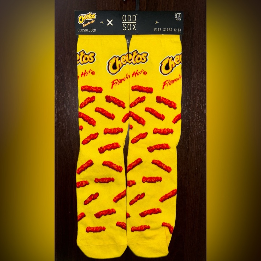 CHEETOS ODD SOX NOVELTY CREW SOCKS NWT MEN’S SHOE SIZE 6-13